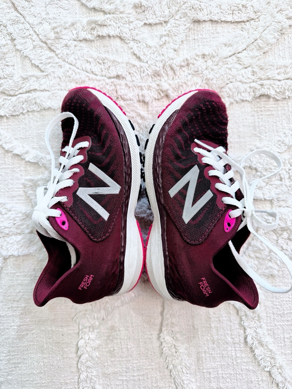 New Balance Fresh Foam 860v11 Kids Running Shoes Burgundy Pink Size 13